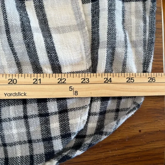 American Eagle Ahh-Mazingly Soft Flannel Shirt Boyfriend M, Black & White - EUC - Picture 9 of 14